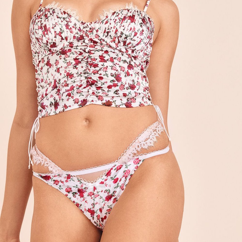 VS Love Lemons White Lace Strappy Thong Panty NWT